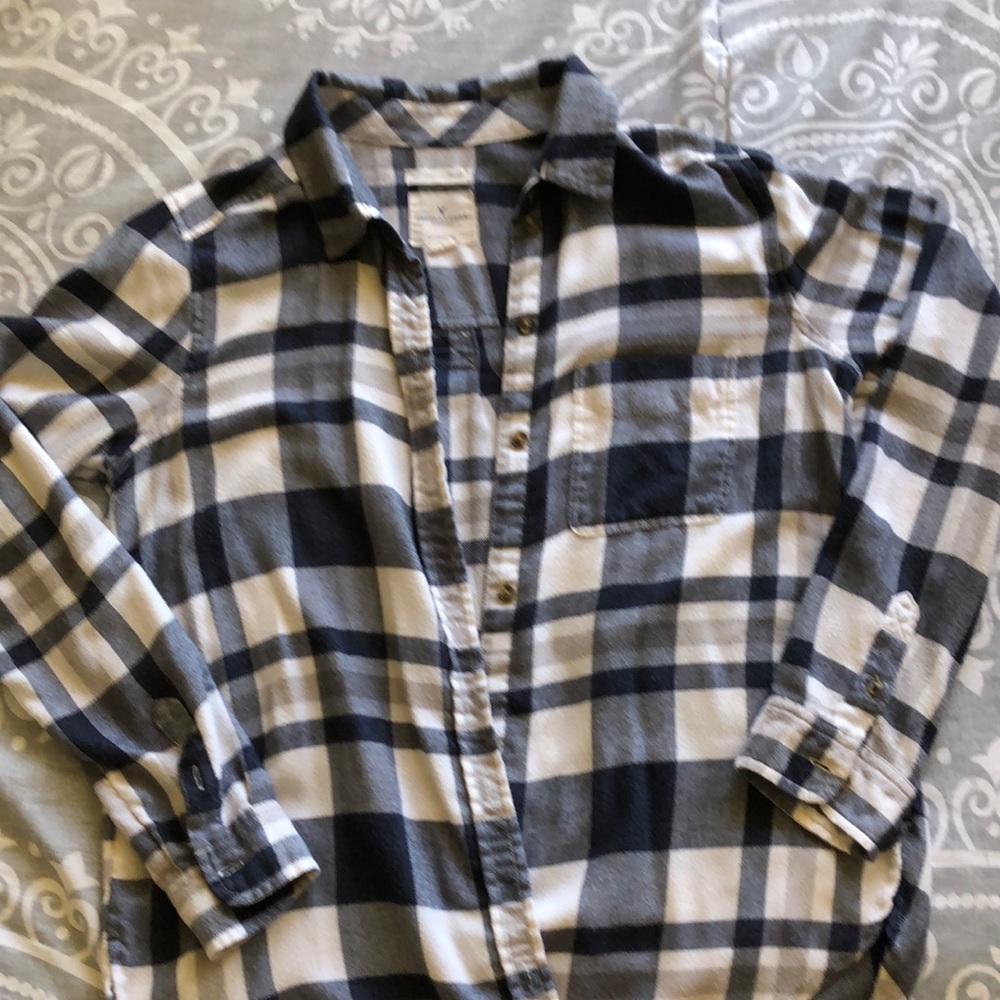 AEO plaid long sleeve button down